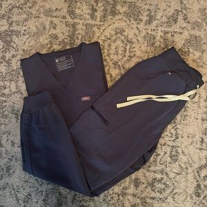 Figs Deep Blue Scrub Set